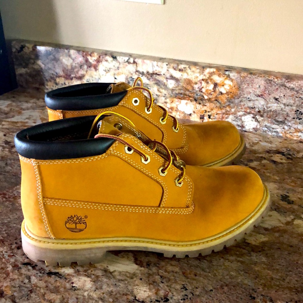 Timberland Women’s 9.5 Nellie Ankle Boots